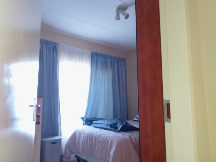 2 Bedroom Property for Sale in Waterval East North West